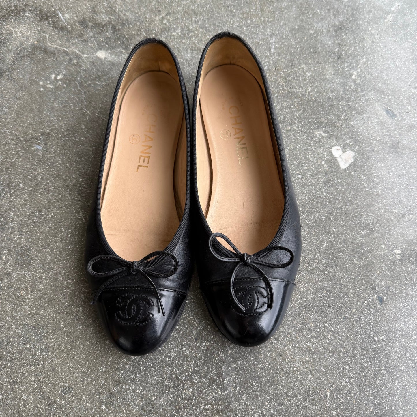 90s Chanel Black Leather Ballet Flats - US 6.5