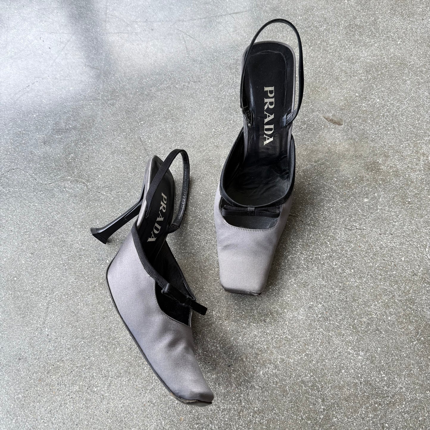 FW00 Grey Satin Prada Bow Slingback Mules - US 7.5