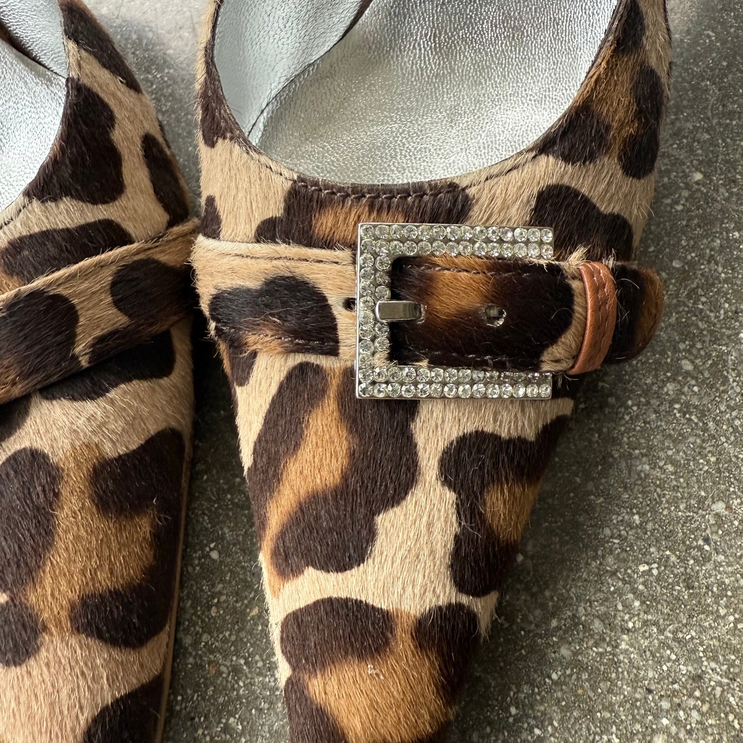 00s Dolce & Gabbana Leopard Print Ponyhair Mules - US 7.5
