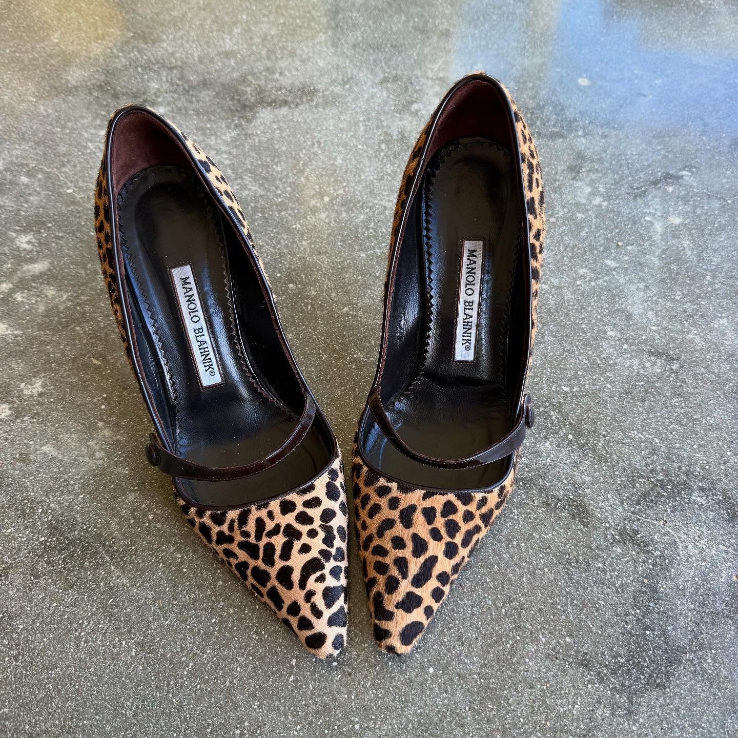 00s Manolo Blahnik Cheetah Print Pony Hair Mary Janes - US 7.5
