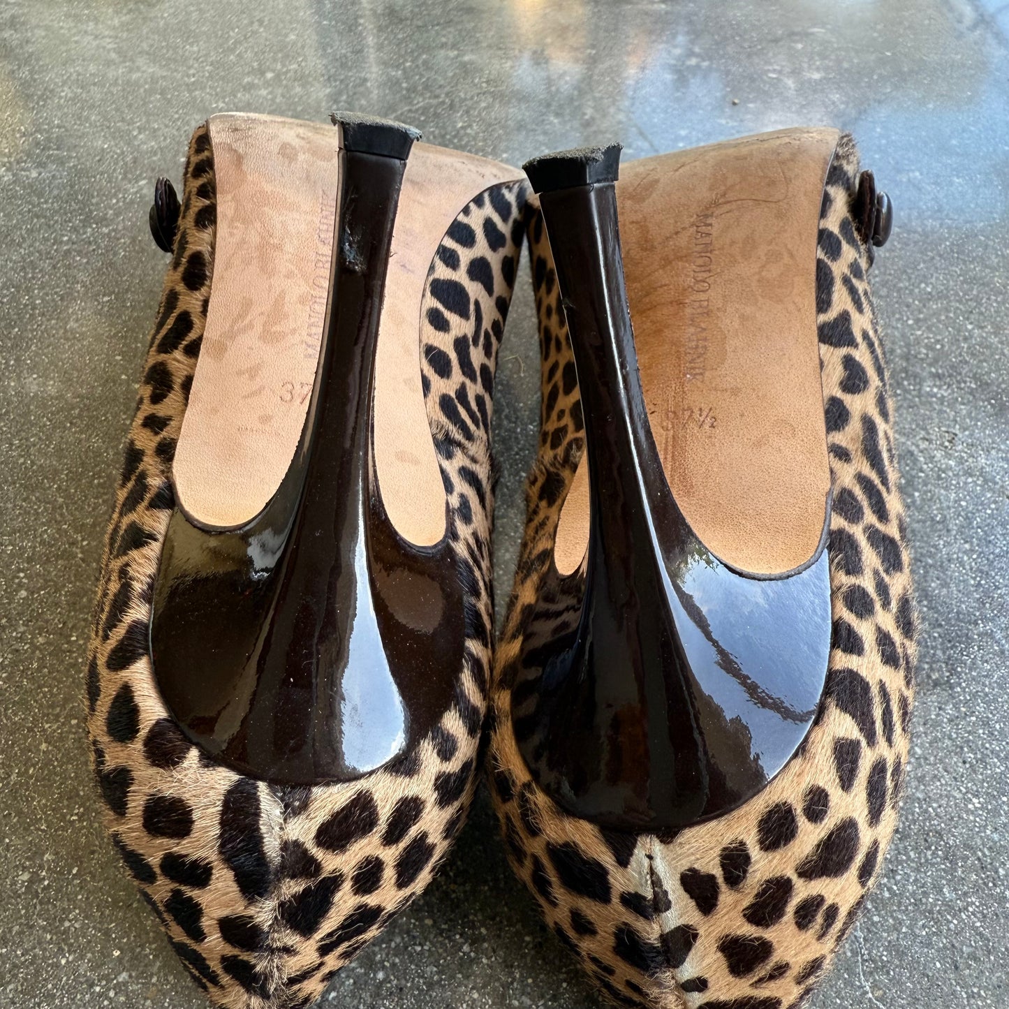 00s Manolo Blahnik Cheetah Print Pony Hair Mary Janes - US 7.5