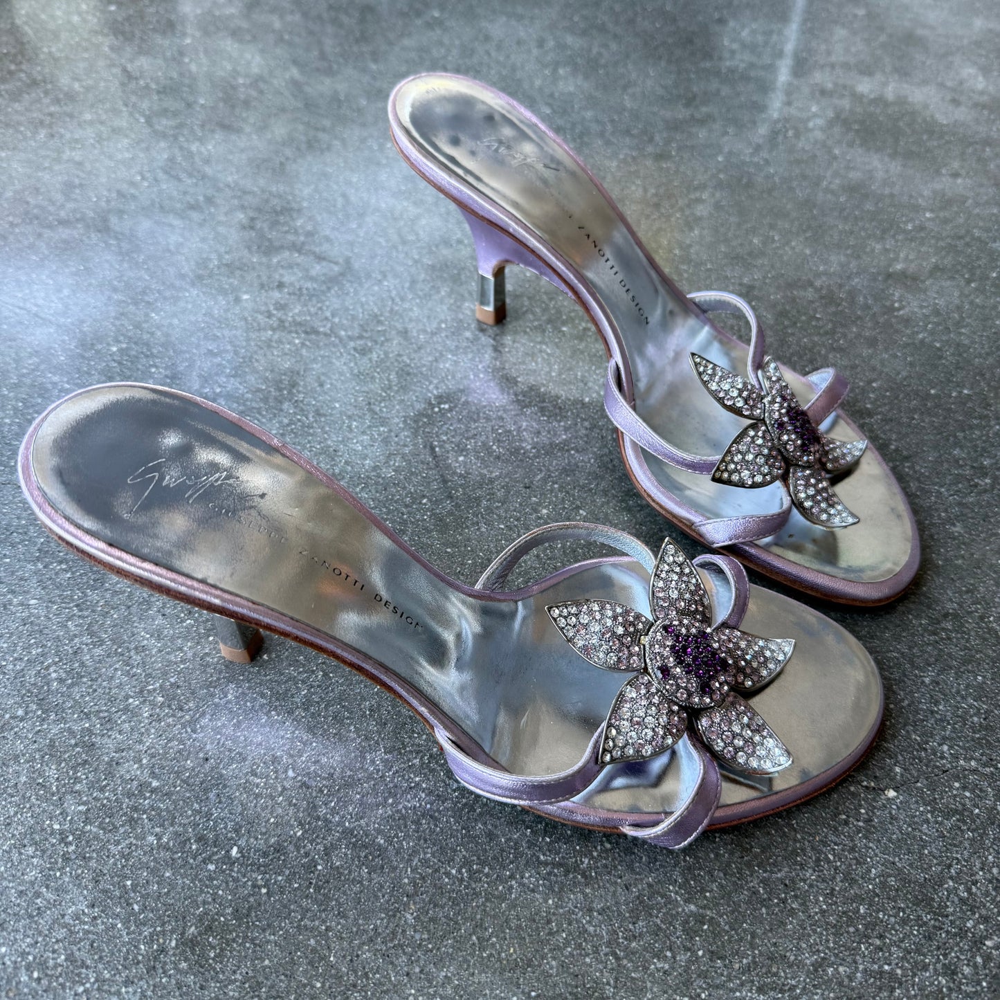 00s Giuseppe Zanotti Rhinestone Floral Mules - US 7.5