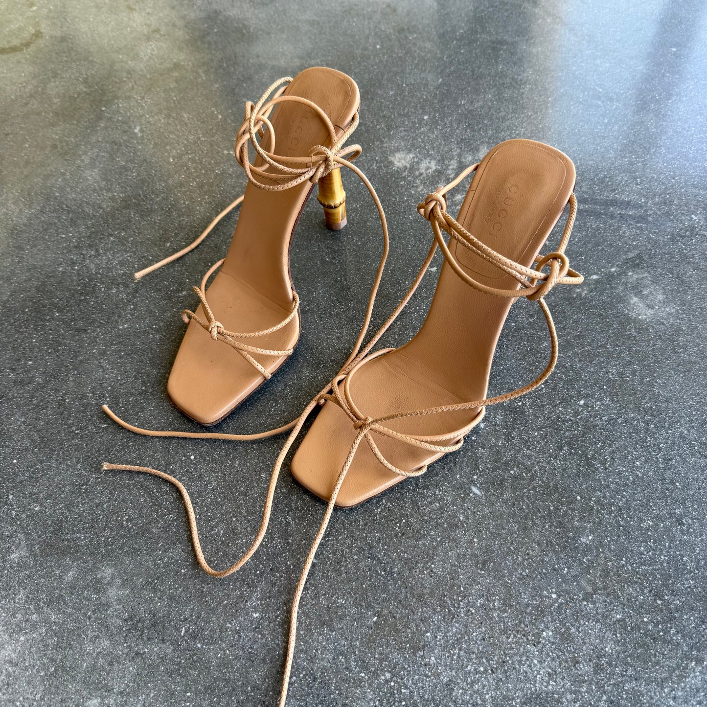 SS02 Gucci by Tom Ford Leather Bamboo Wrap Sandals - US 7.5
