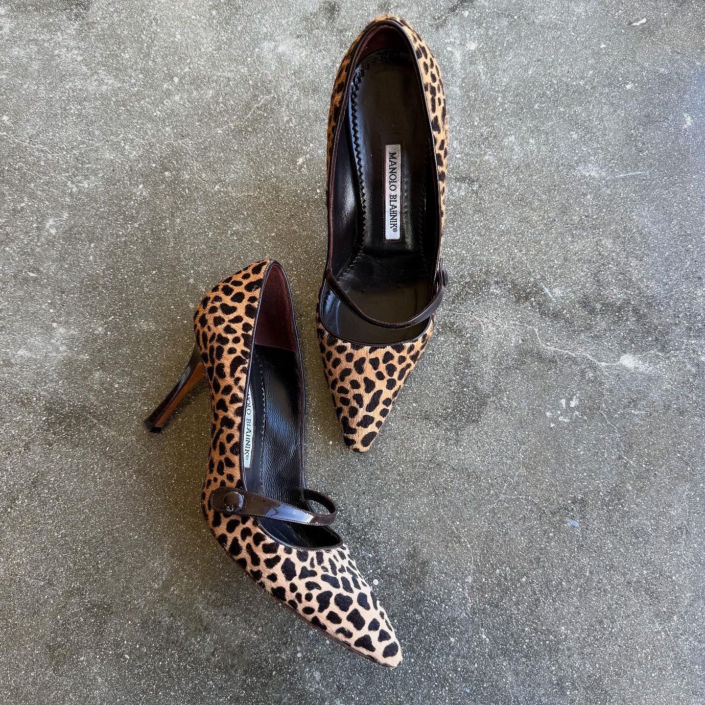 00s Manolo Blahnik Cheetah Print Pony Hair Mary Janes - US 7.5
