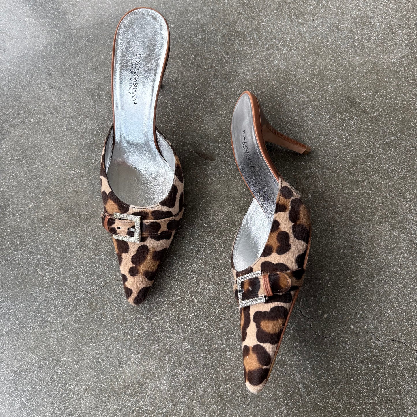 00s Dolce & Gabbana Leopard Print Ponyhair Mules - US 7.5