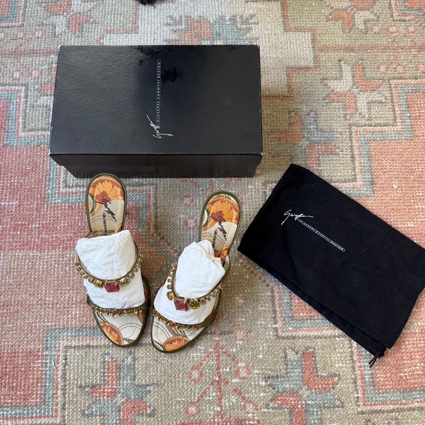 00s Giuseppe Zanotti Green Jeweled Sandals - US 8
