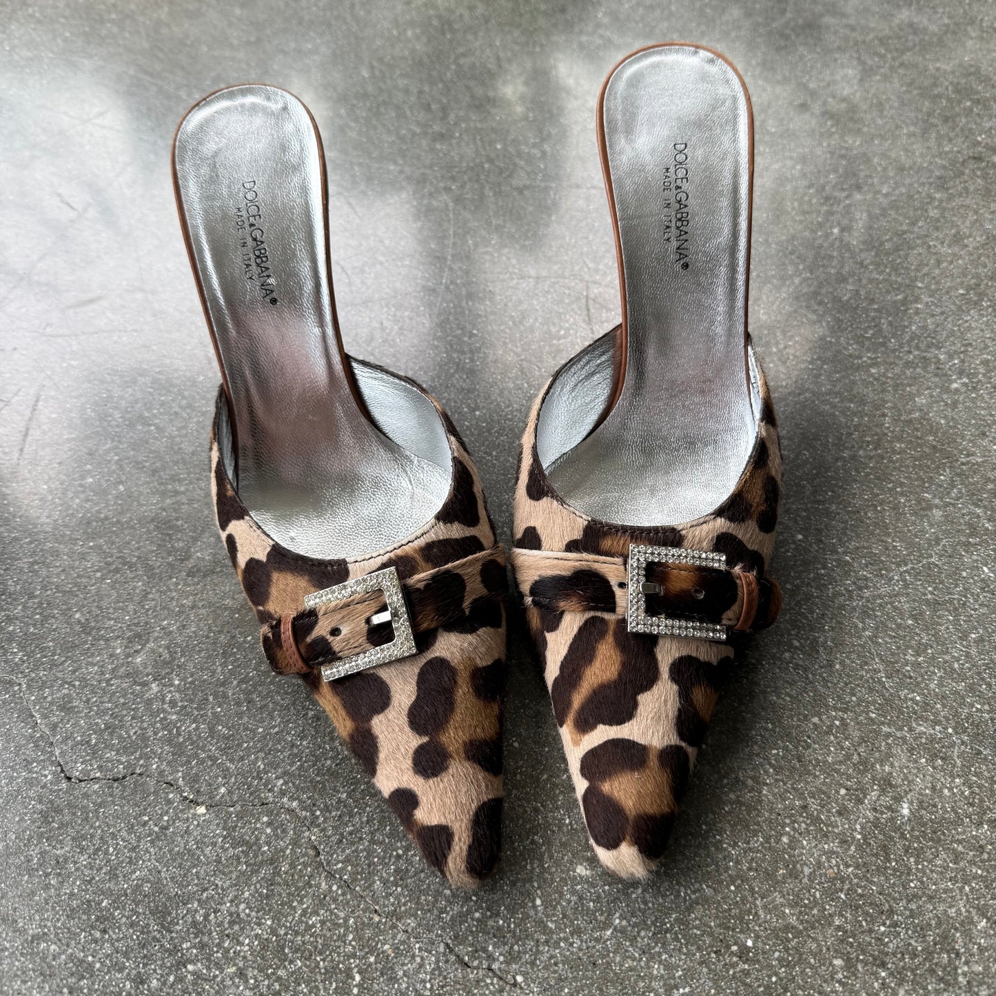 00s Dolce & Gabbana Leopard Print Ponyhair Mules - US 7.5