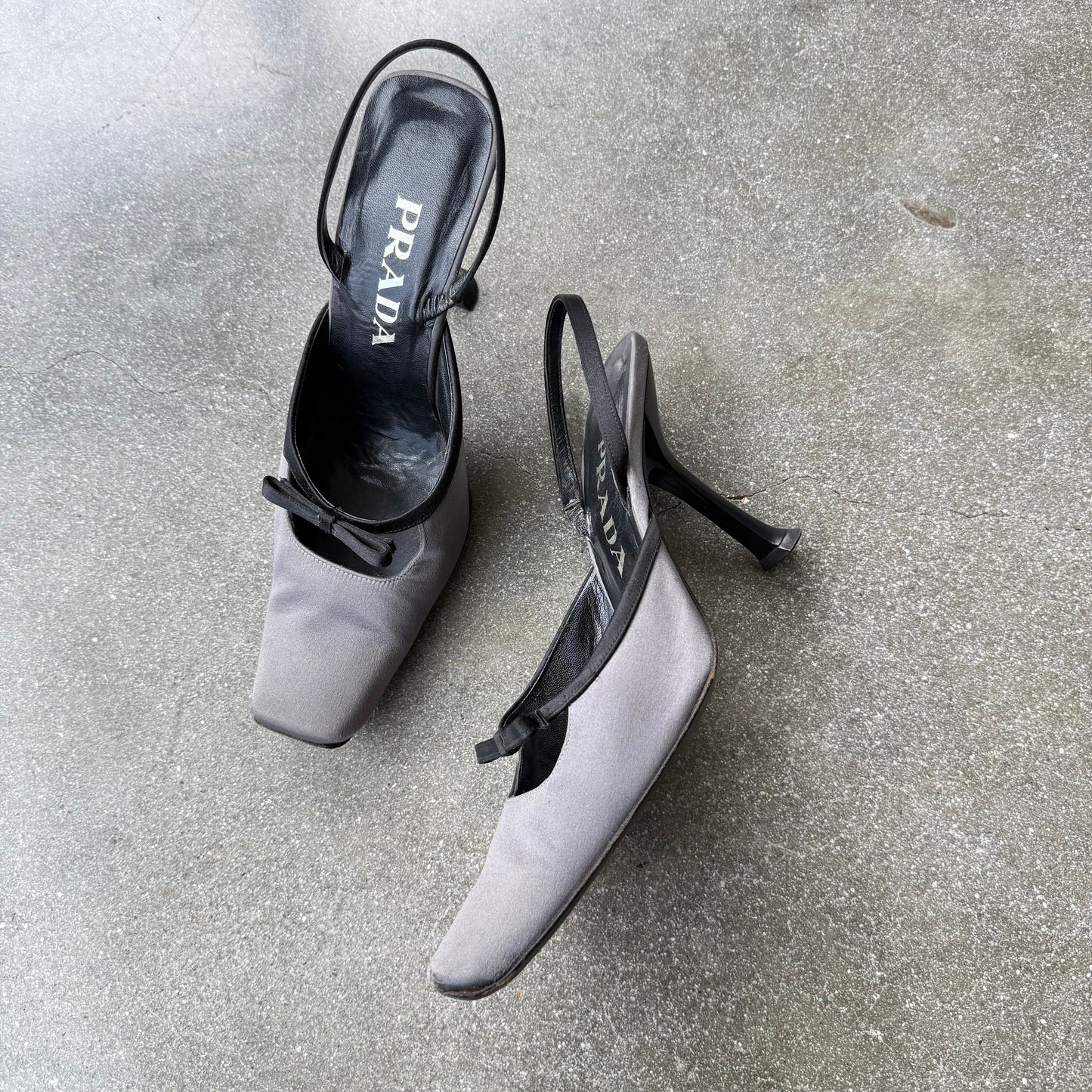 FW00 Grey Satin Prada Bow Slingback Mules - US 7.5