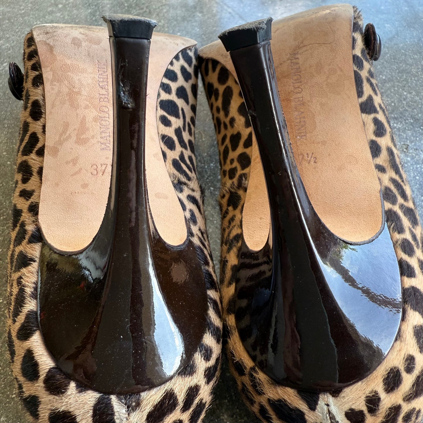 00s Manolo Blahnik Cheetah Print Pony Hair Mary Janes - US 7.5
