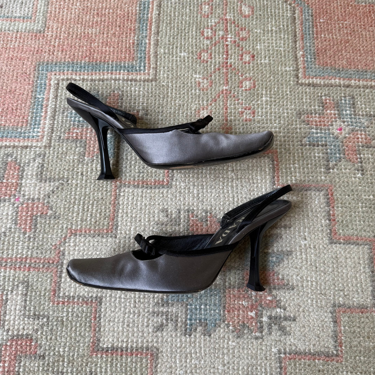 S/S1999 Prada Gray Silk Satin Bow Slingbacks - US 7.5
