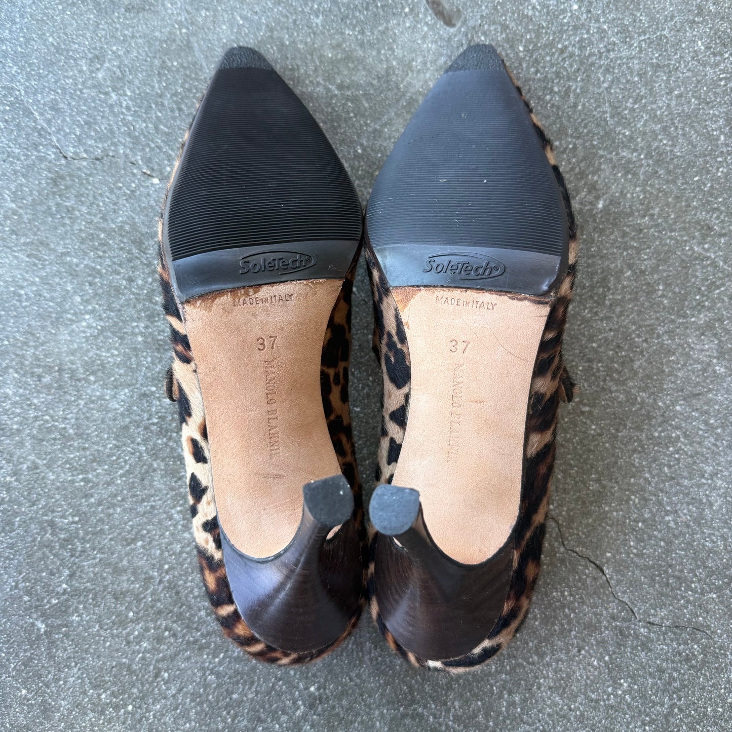 00s Manolo Blahnik Leopard Mary Janes - US 6.5
