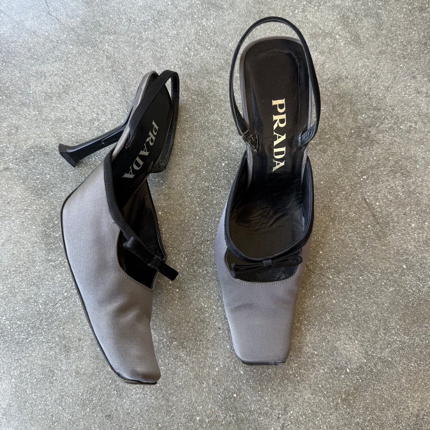 FW00 Grey Satin Prada Bow Slingback Mules - US 7.5
