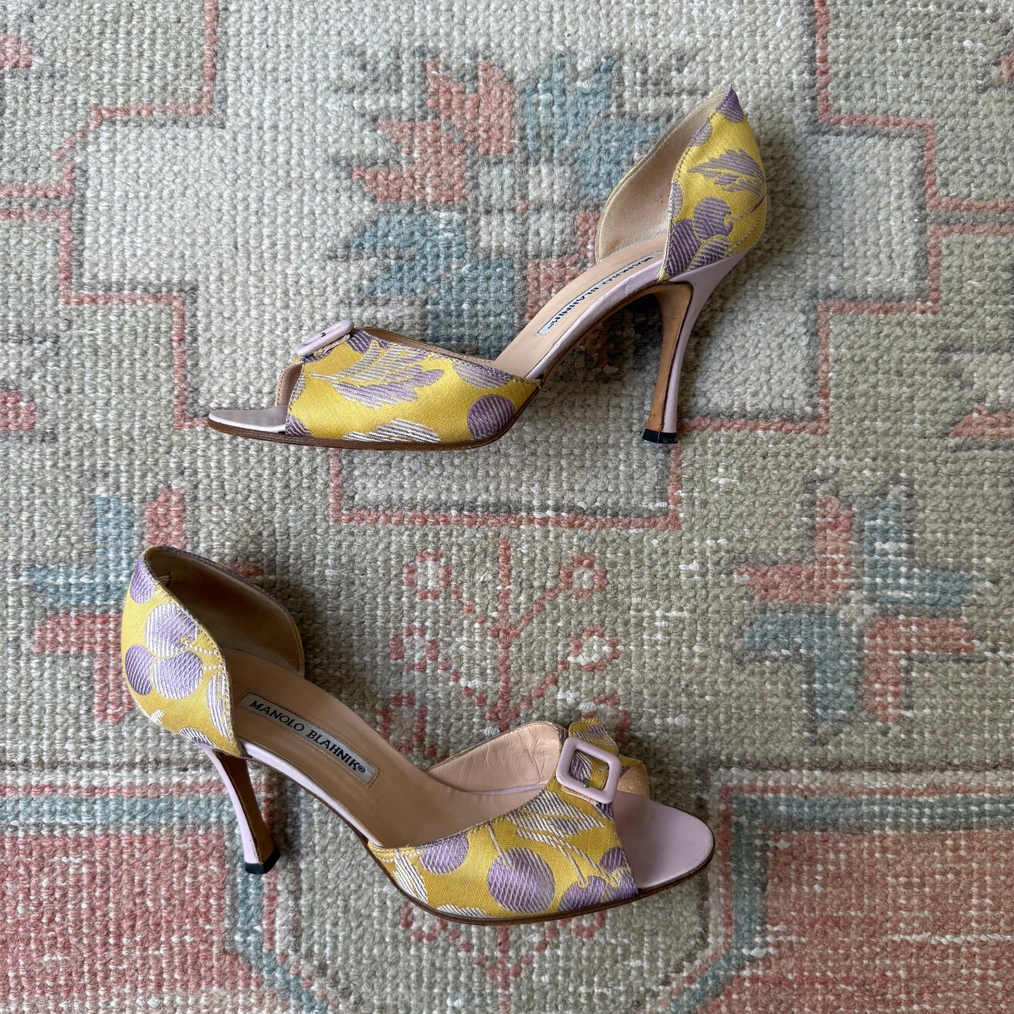 00s Manolo Blahnik Cherry D’Orsay Heels - US 7