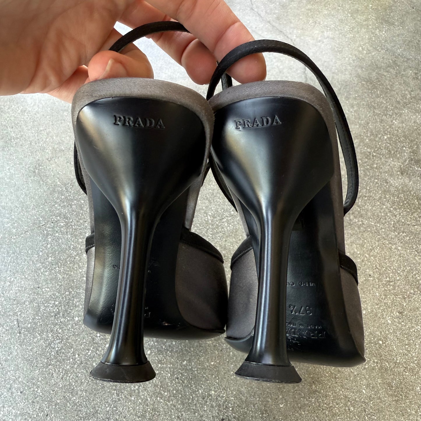 FW00 Grey Satin Prada Bow Slingback Mules - US 7.5