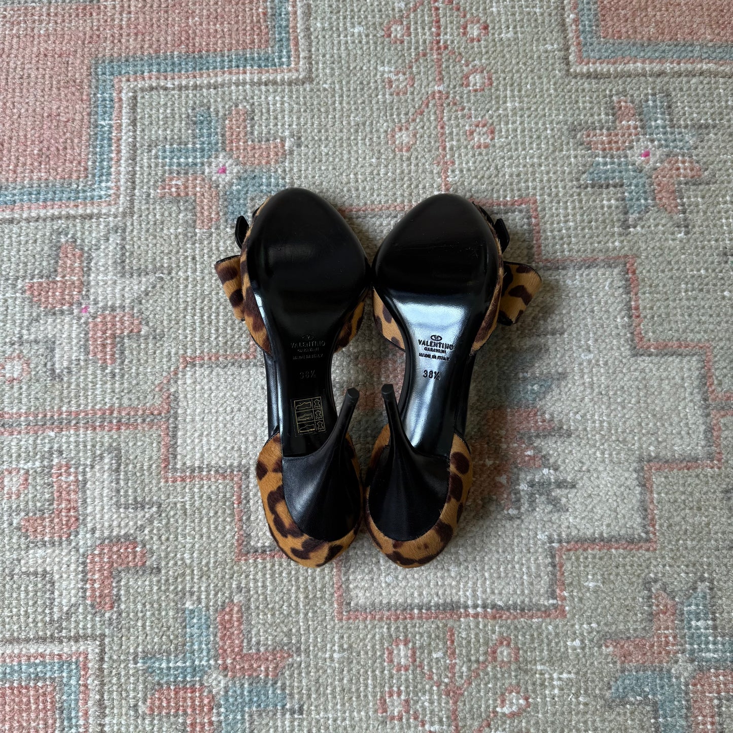 2003 Valentino Cheetah Bow D’Orsay Heels - US 8.5