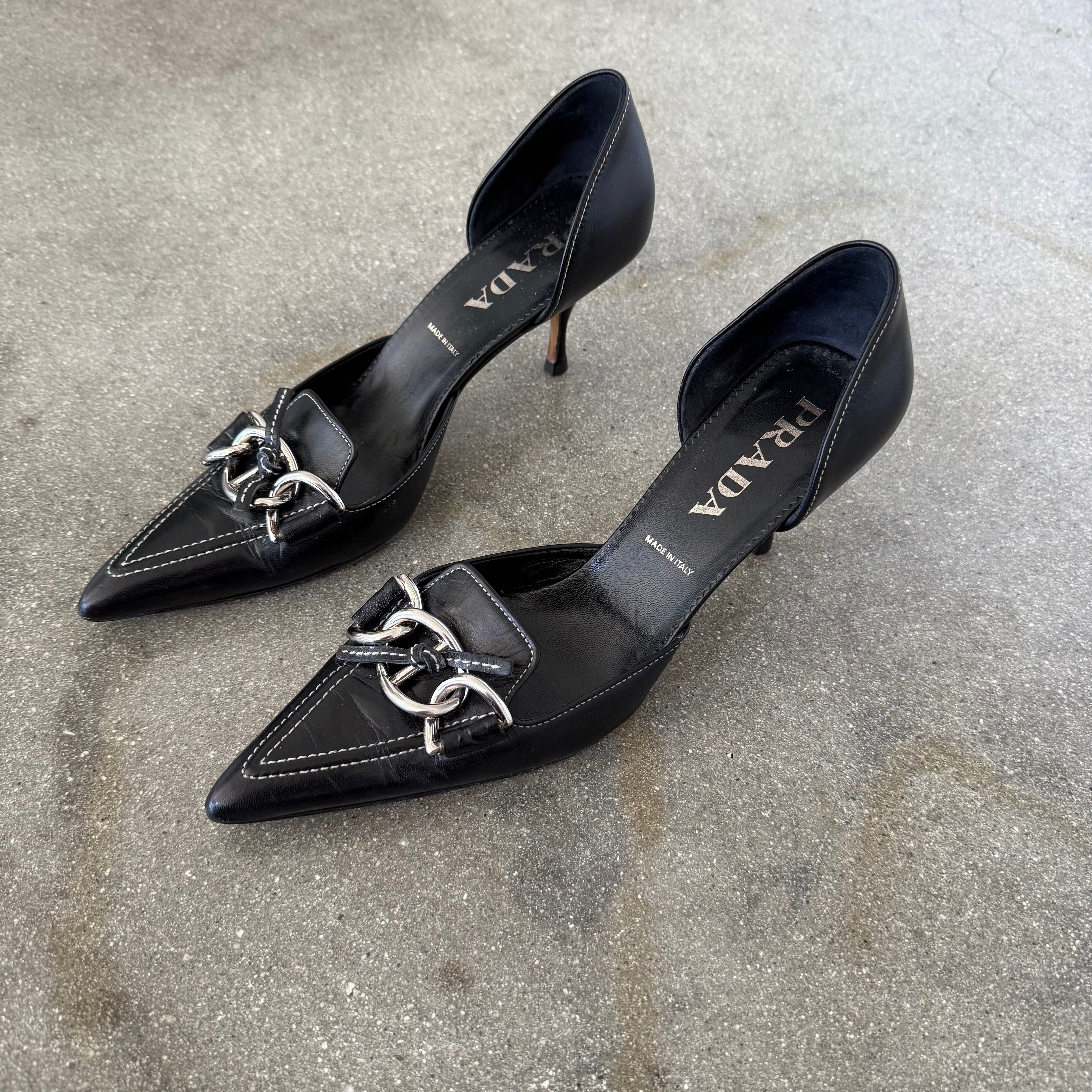 PRADA　ラウンドトゥヒール　レッド　エナメル　サイズ35.5 Prada Patent leather slingback pumps for Women - Red in UAE