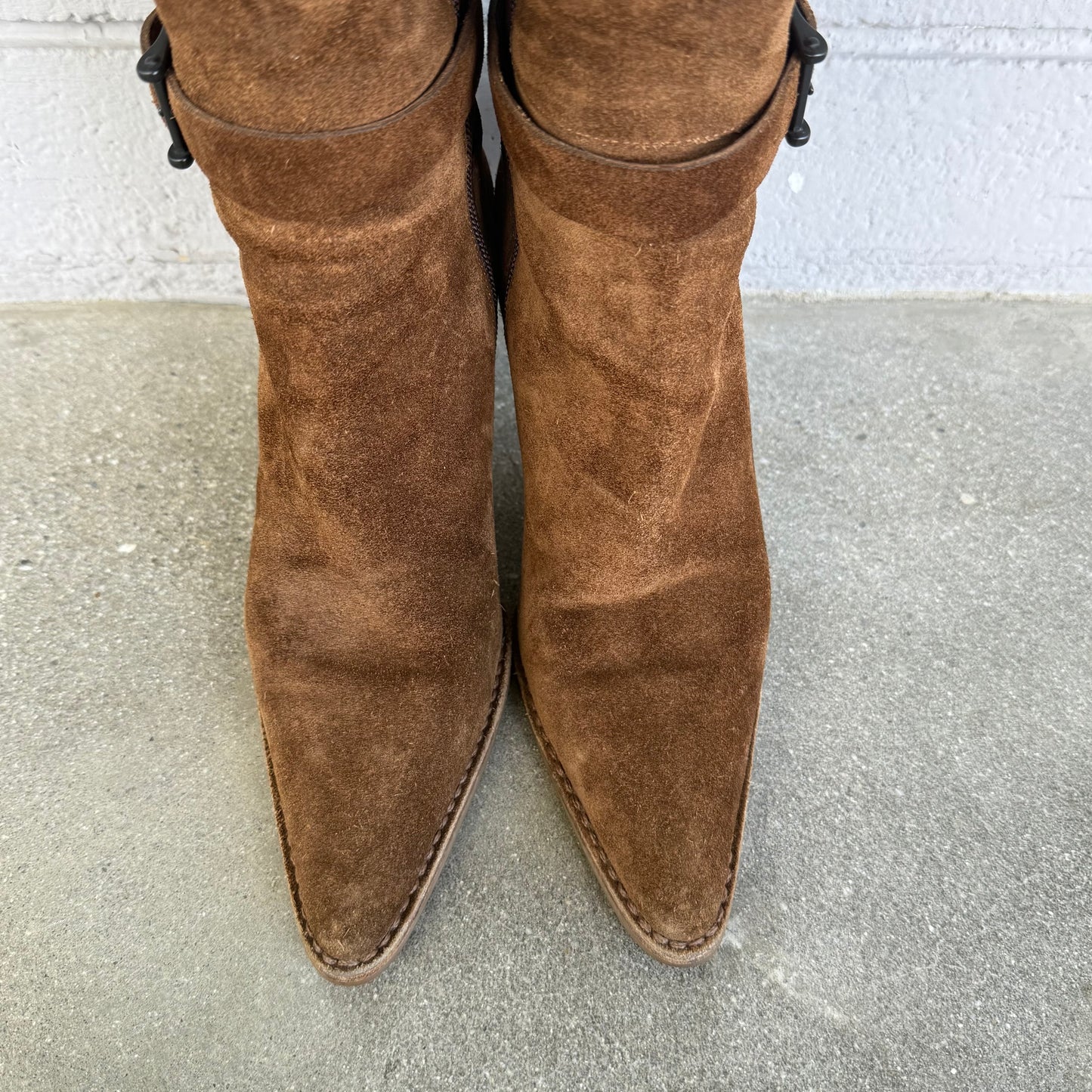 Gucci by Tom Ford Tobacco Suede Buckle Boots - US 6