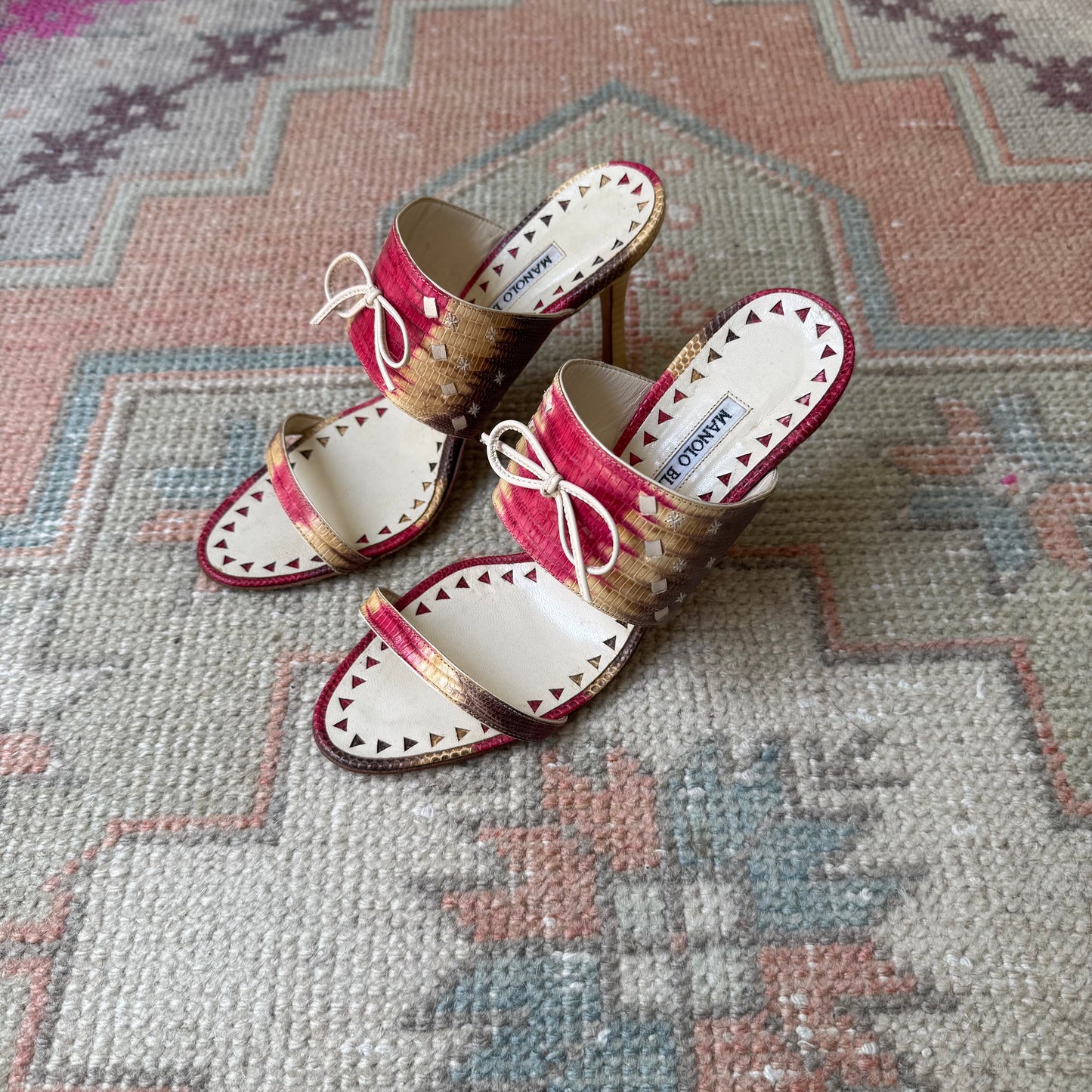 00s Manolo Blahnik Lizard Bow Sandals - US 6-6.5