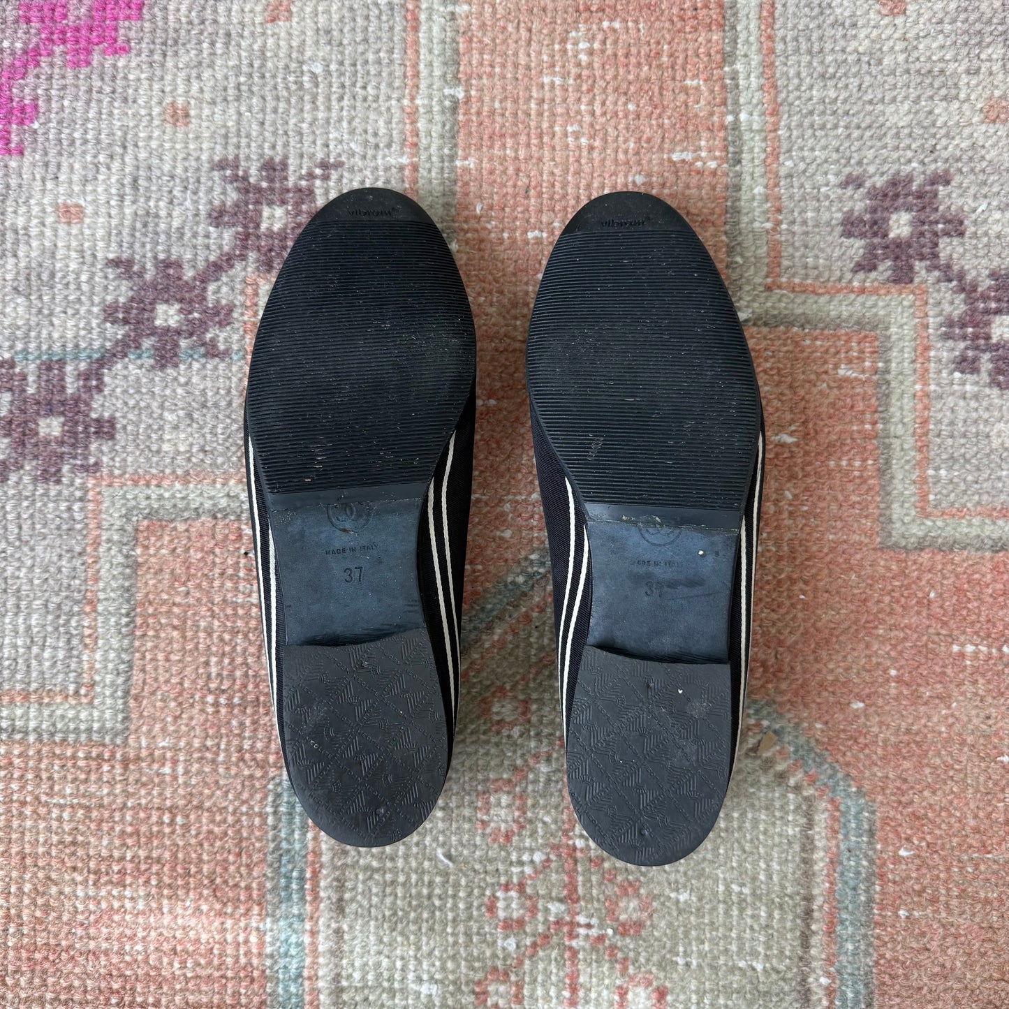 00s Chanel Black + White Silk Ballet Flats - US 6.5