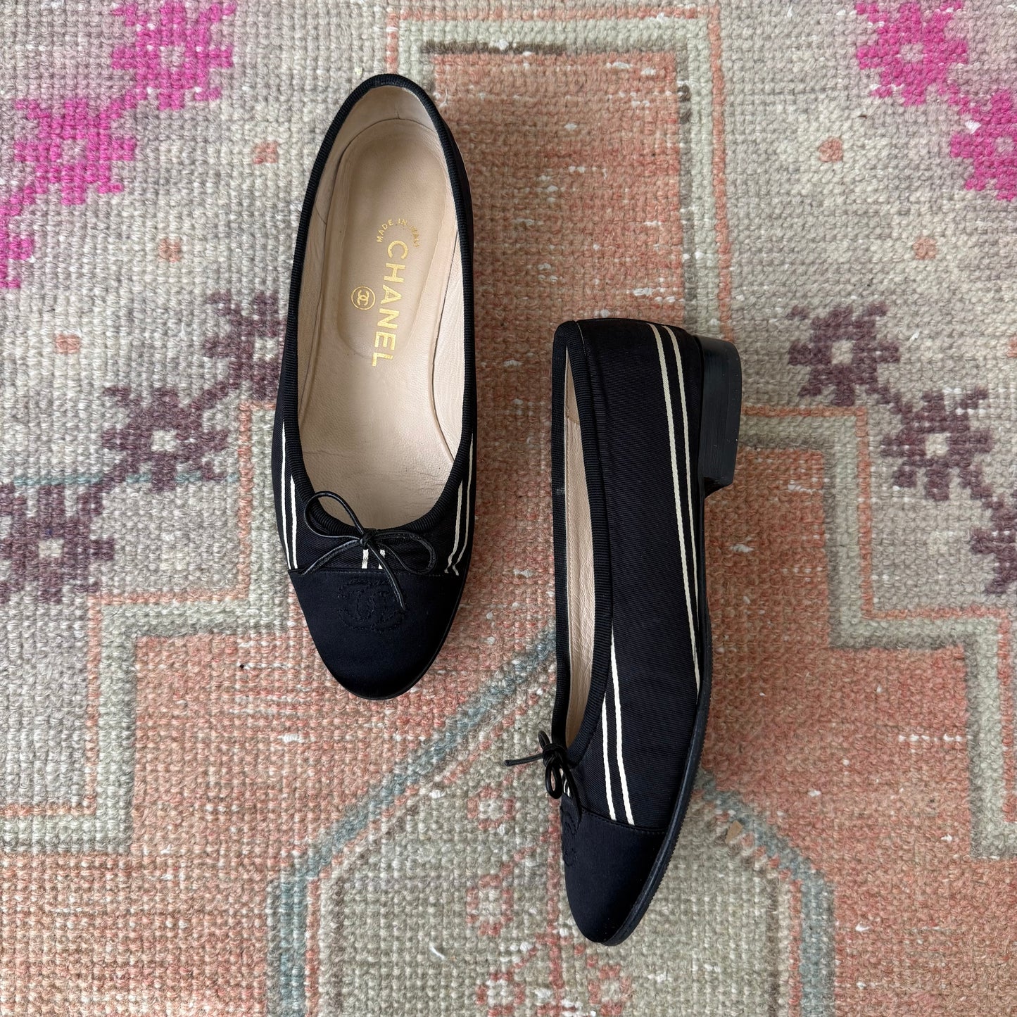 00s Chanel Black + White Silk Ballet Flats - US 6.5