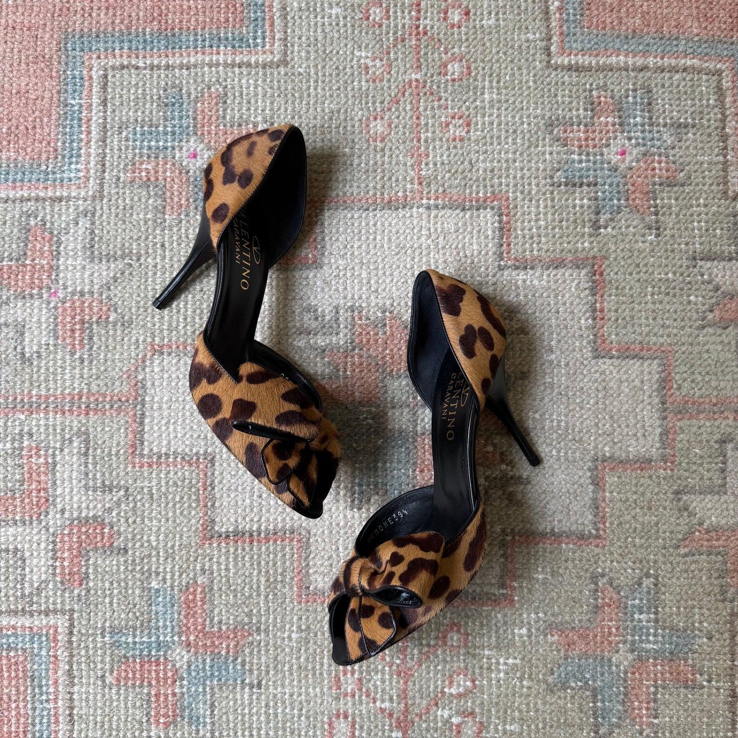 2003 Valentino Cheetah Bow D’Orsay Heels - US 8.5