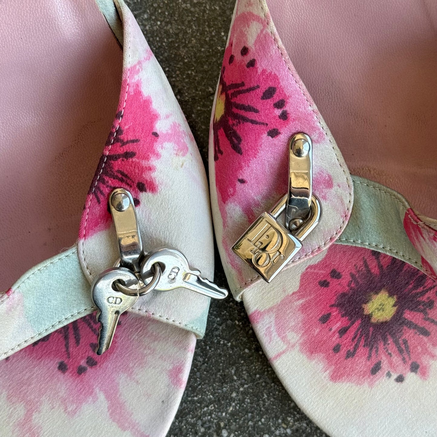 SS05 John Galliano Christian Dior Satin Lock and Key Sandals - US 7.5
