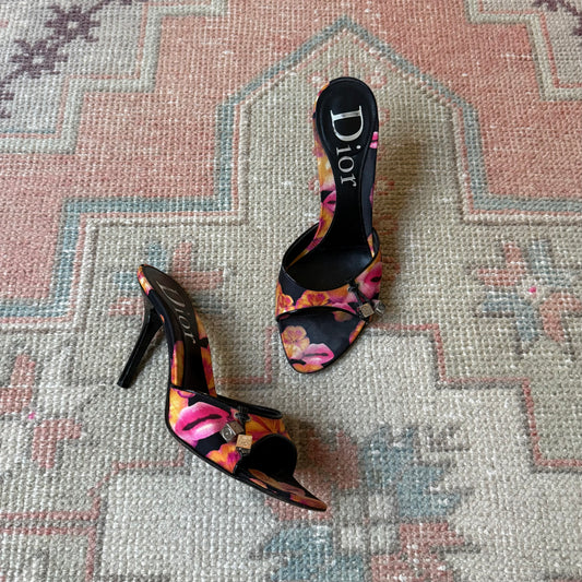 S/S2005 Galliano Dior Lip + Hibiscus Dice Mules - US 6.5