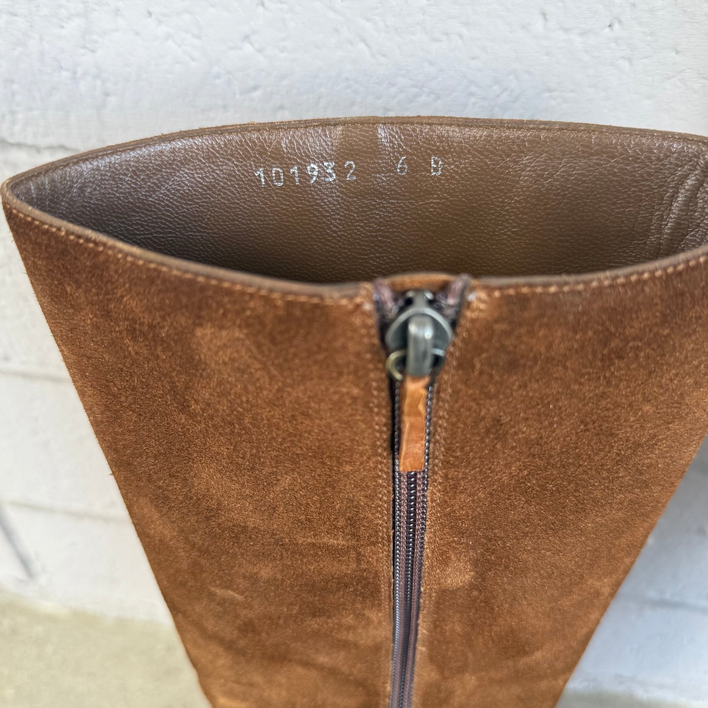 Gucci by Tom Ford Tobacco Suede Buckle Boots - US 6