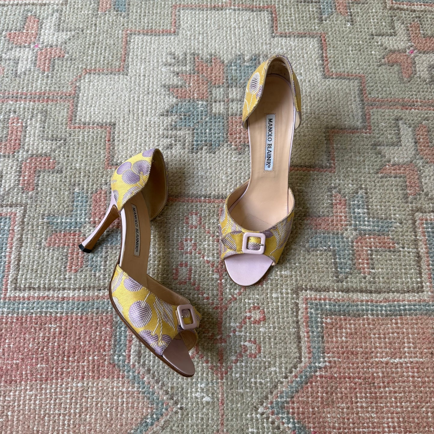 00s Manolo Blahnik Cherry D’Orsay Heels - US 7