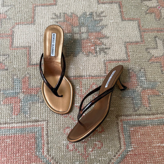 00s Manolo Blahnik Tortoise Thong Sandals - US 5