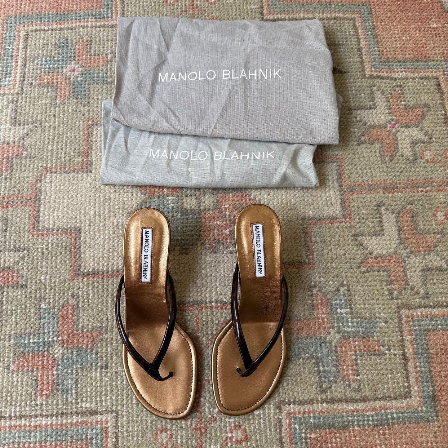 00s Manolo Blahnik Tortoise Thong Sandals - US 5.5