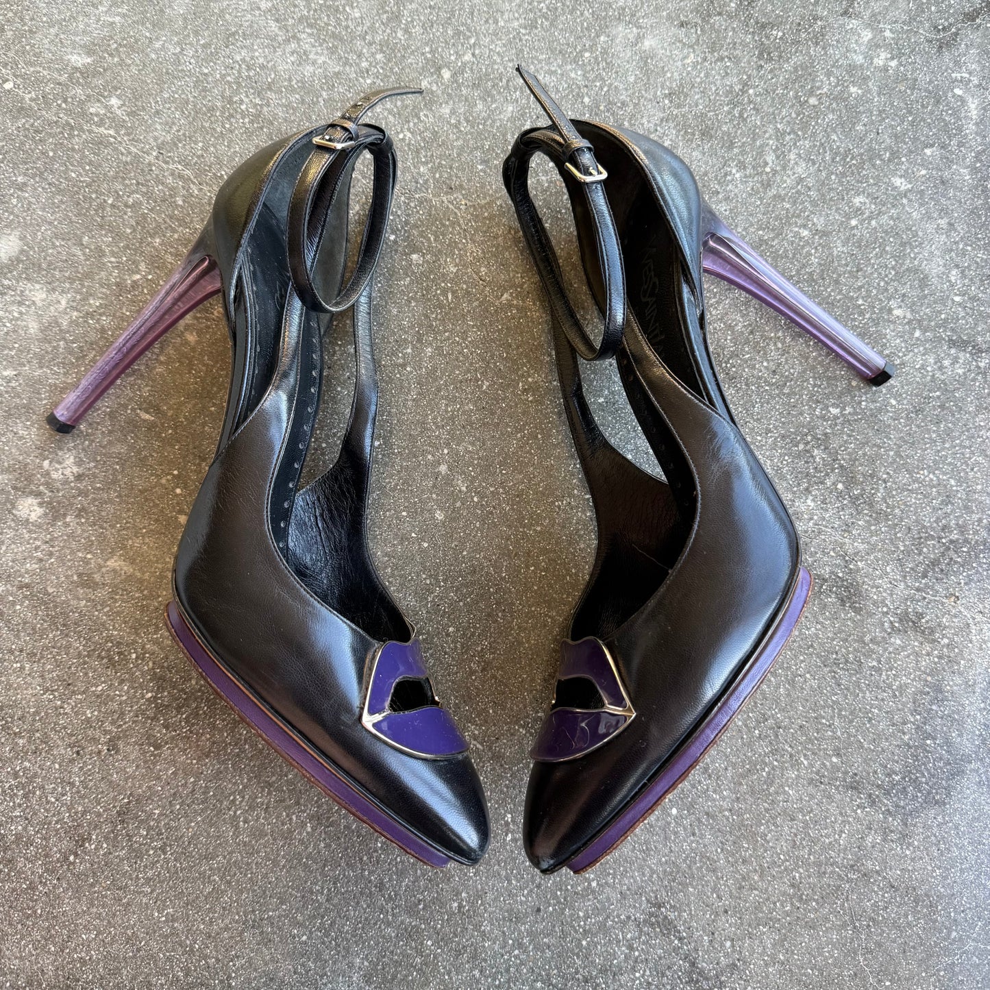 SS03 Tom Ford Yves Saint Laurent Dali Lip Heels - US 8.5