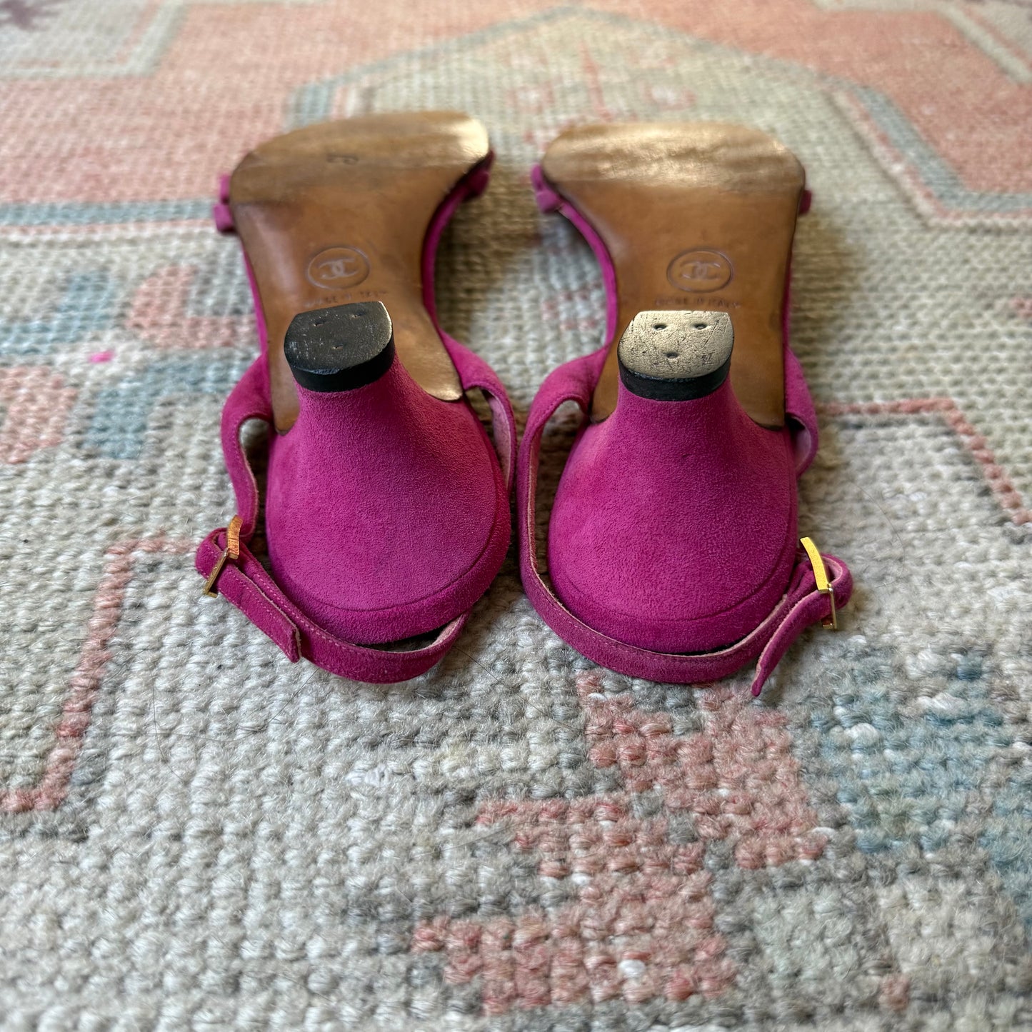 1995 Karl Lagerfeld Chanel Fuchsia Suede Slingback - US 7.5