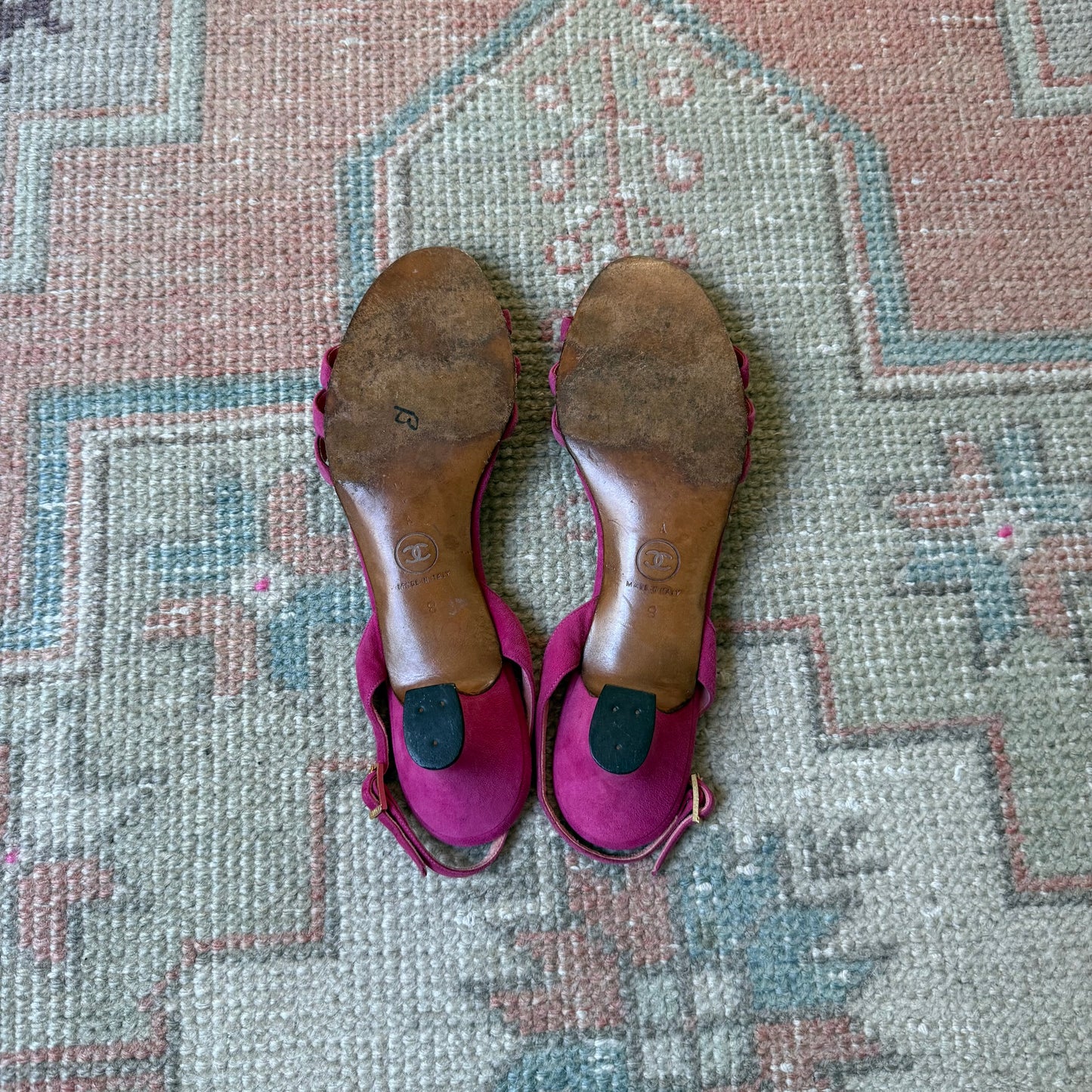 1995 Karl Lagerfeld Chanel Fuchsia Suede Slingback - US 7.5