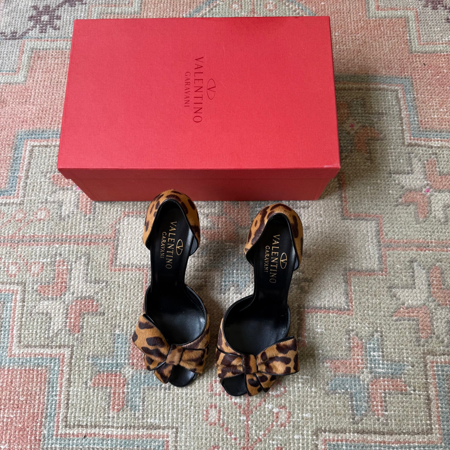 2003 Valentino Cheetah Bow D’Orsay Heels - US 8.5