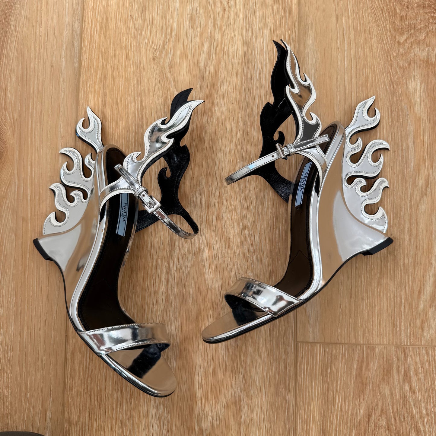 F/W2018 Silver Prada Flame Wedges - US 8