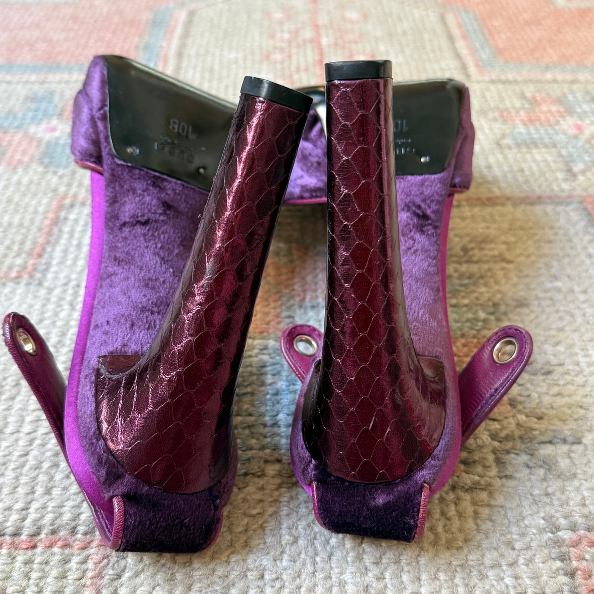 F/W2004 Tom Ford Gucci Purple Mink Pumps - US 9-9.5