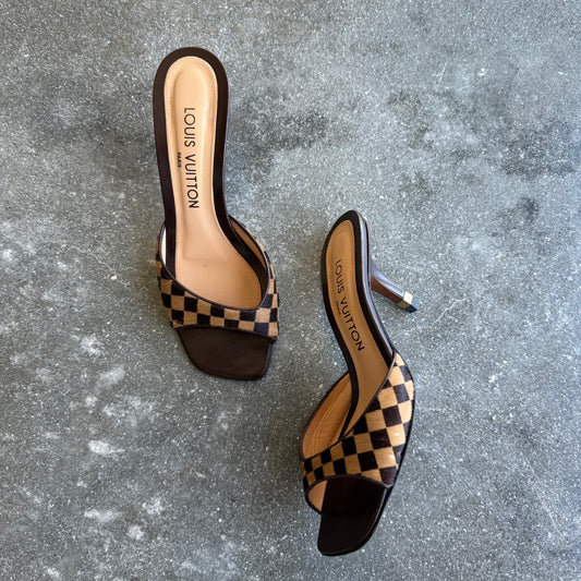 00s Louis Vuitton Damier Ponyhair Mules - US 6