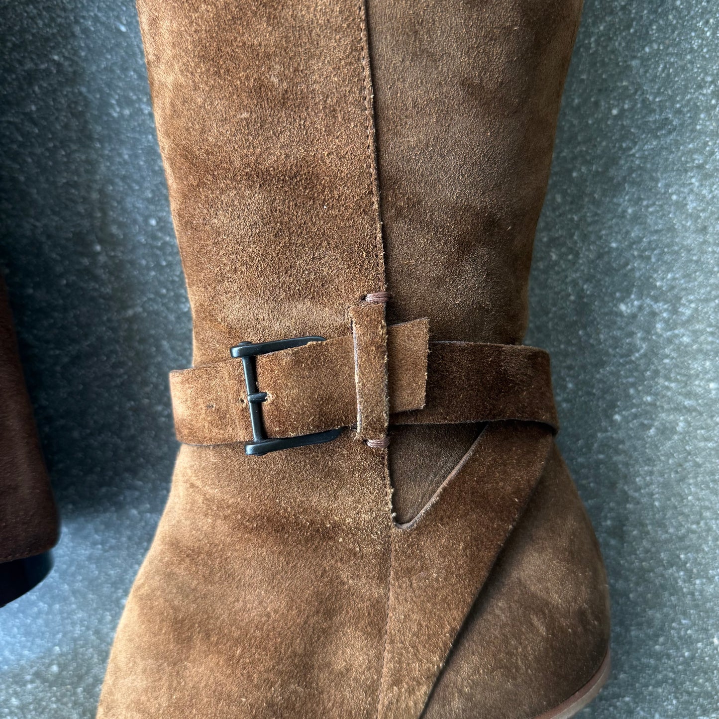 Gucci by Tom Ford Tobacco Suede Buckle Boots - US 6