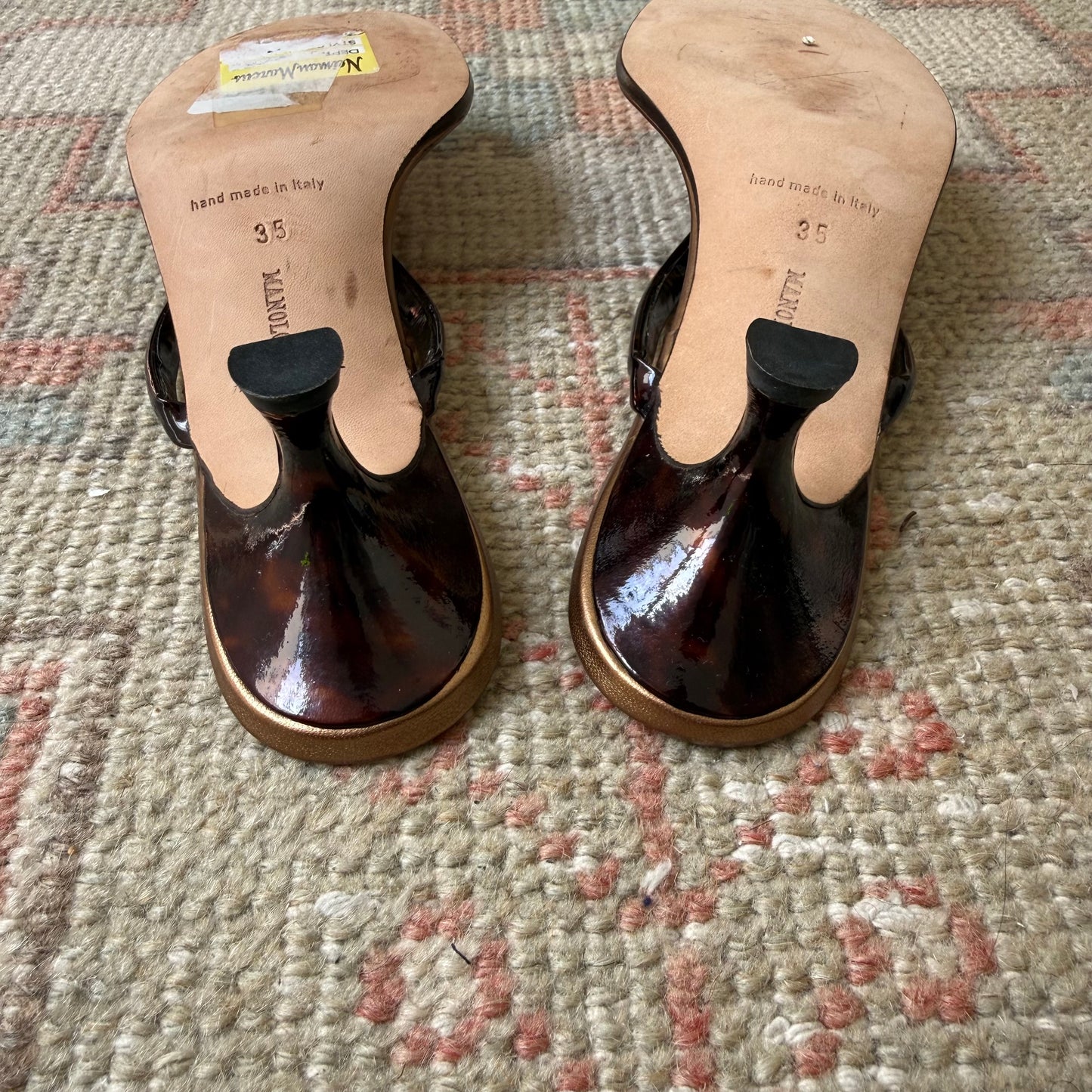 00s Manolo Blahnik Tortoise Thong Sandals - US 5.5