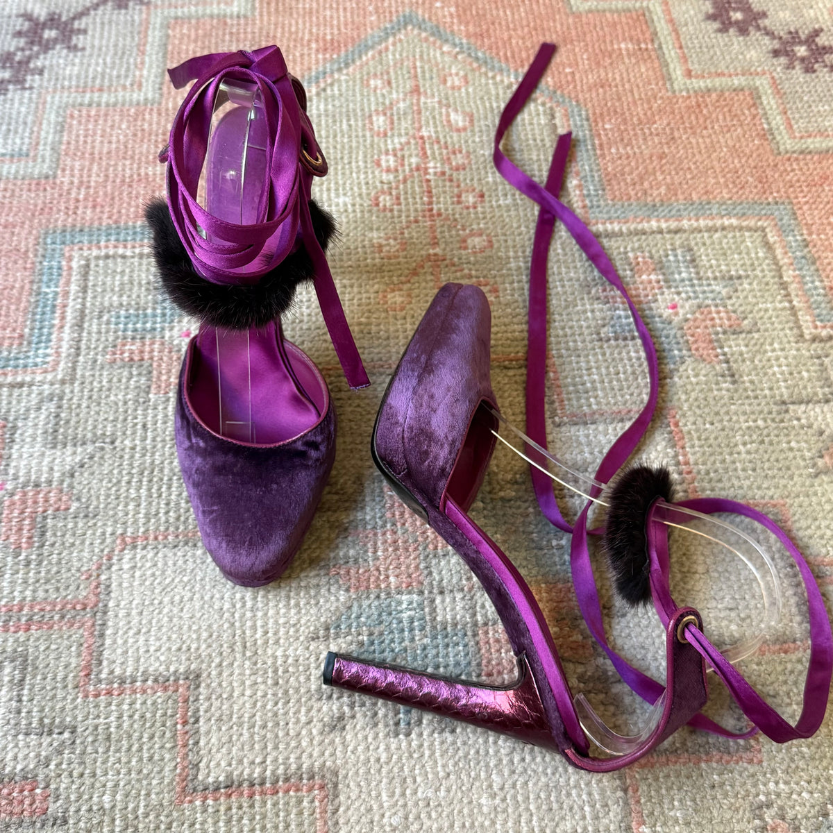 F/W2004 Tom Ford Gucci Purple Mink Pumps - US 9-9.5