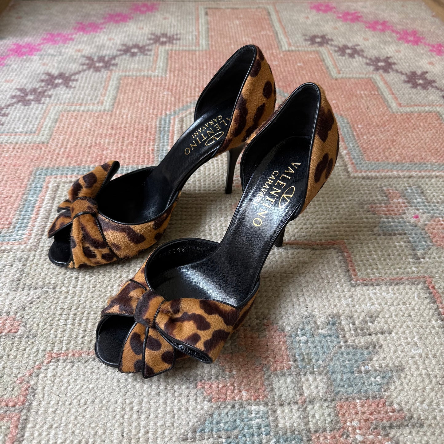 2003 Valentino Cheetah Bow D’Orsay Heels - US 8.5