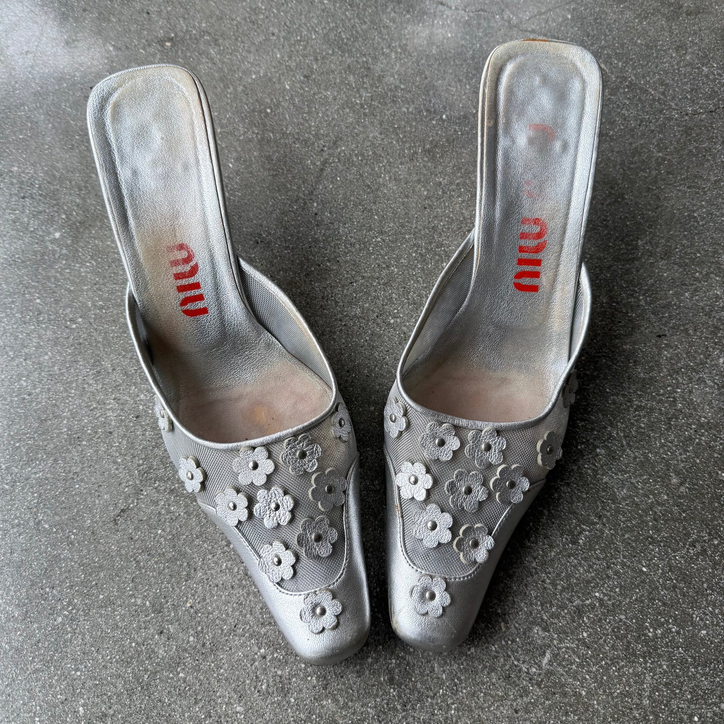 S/S1999 miu miu Silver Leather Floral Mules - US 8.5