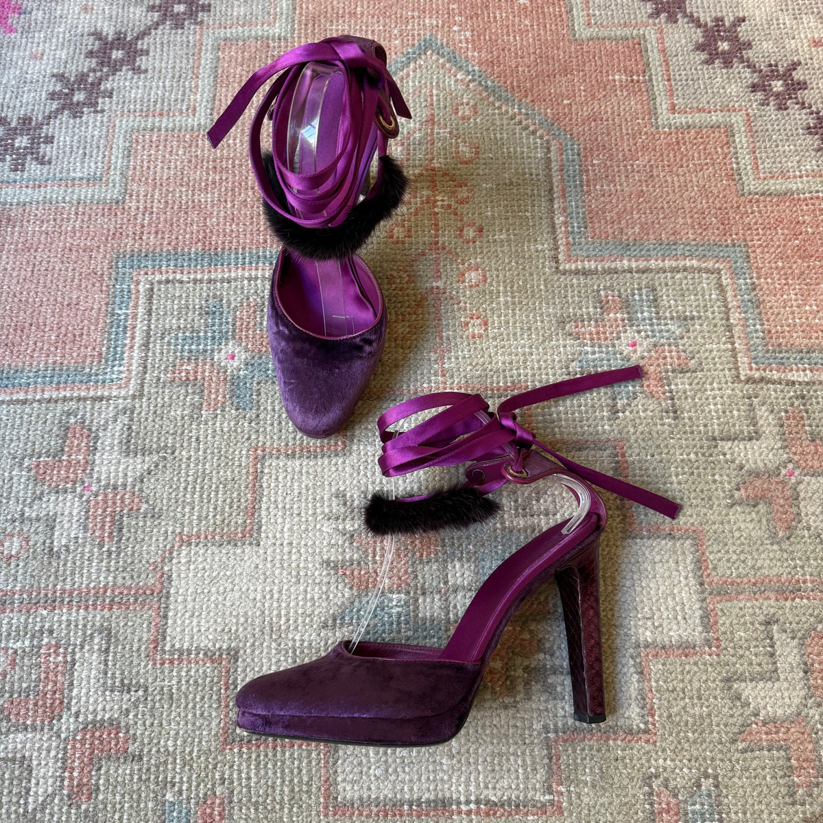 F/W2004 Tom Ford Gucci Purple Mink Pumps - US 9-9.5