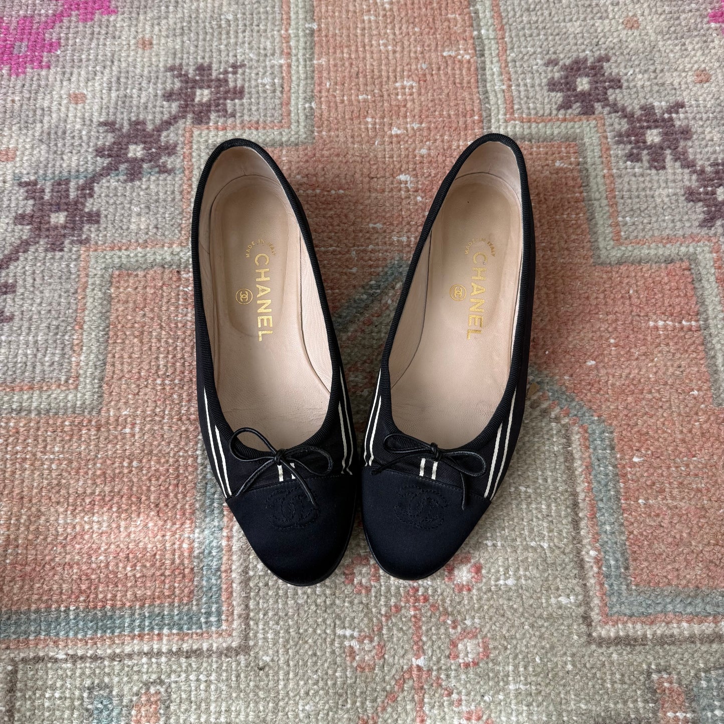 00s Chanel Black + White Silk Ballet Flats - US 6.5