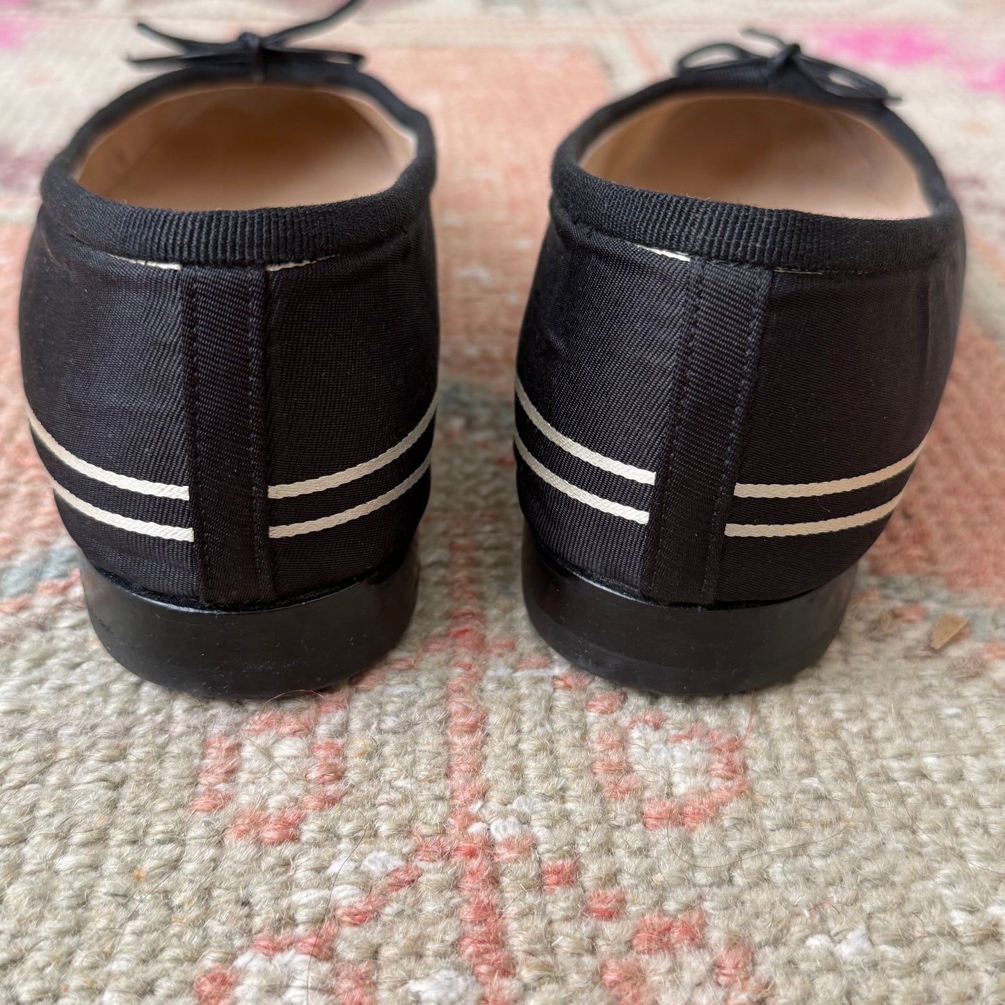 00s Chanel Black + White Silk Ballet Flats - US 6.5