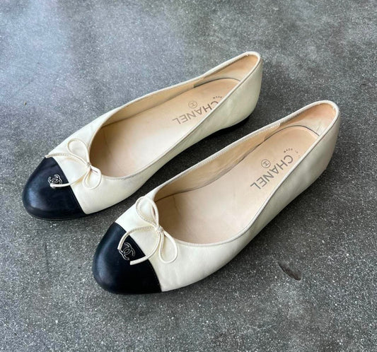 Vintage Black and White Chanel Ballet Flats - US 9.5