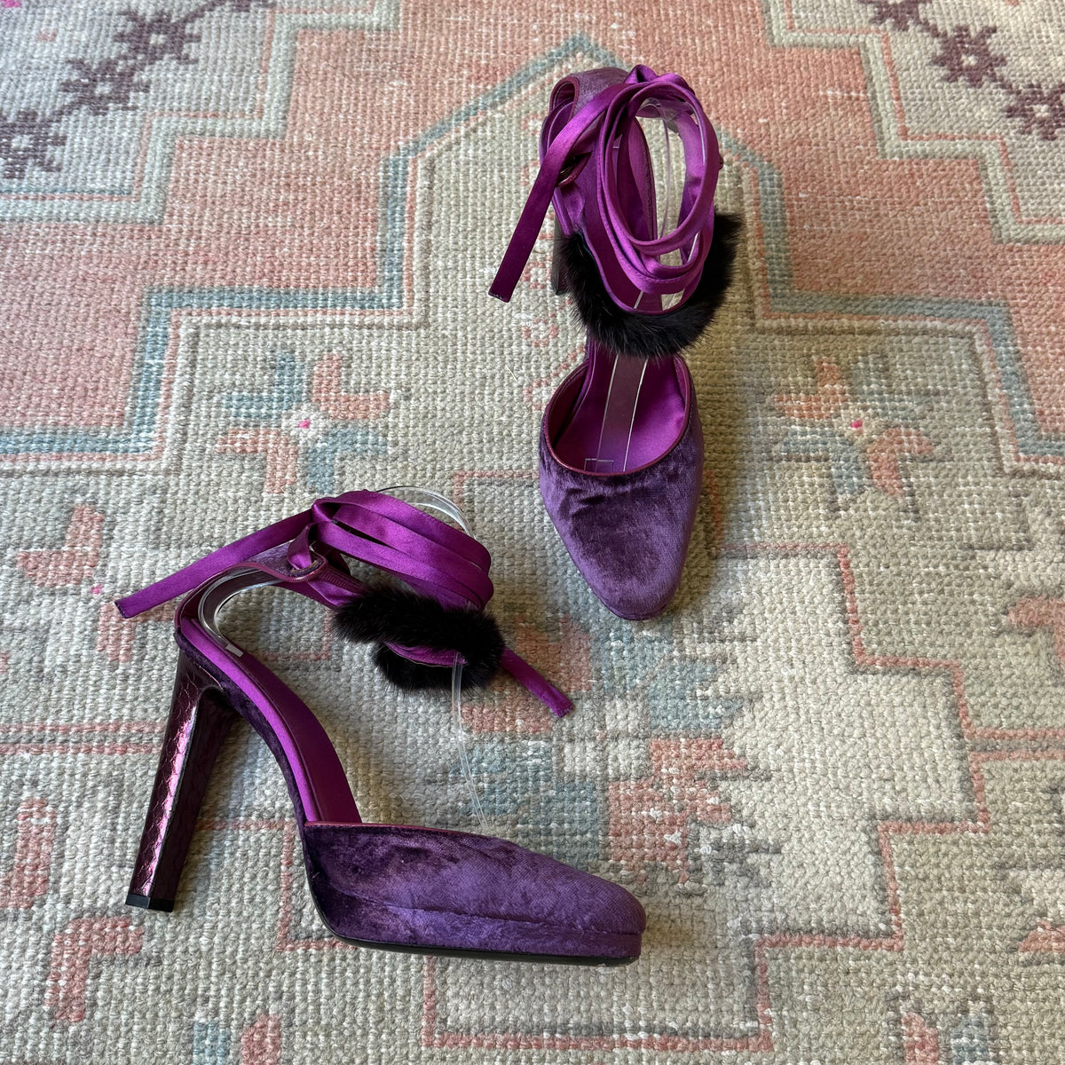 F/W2004 Tom Ford Gucci Purple Mink Pumps - US 9-9.5