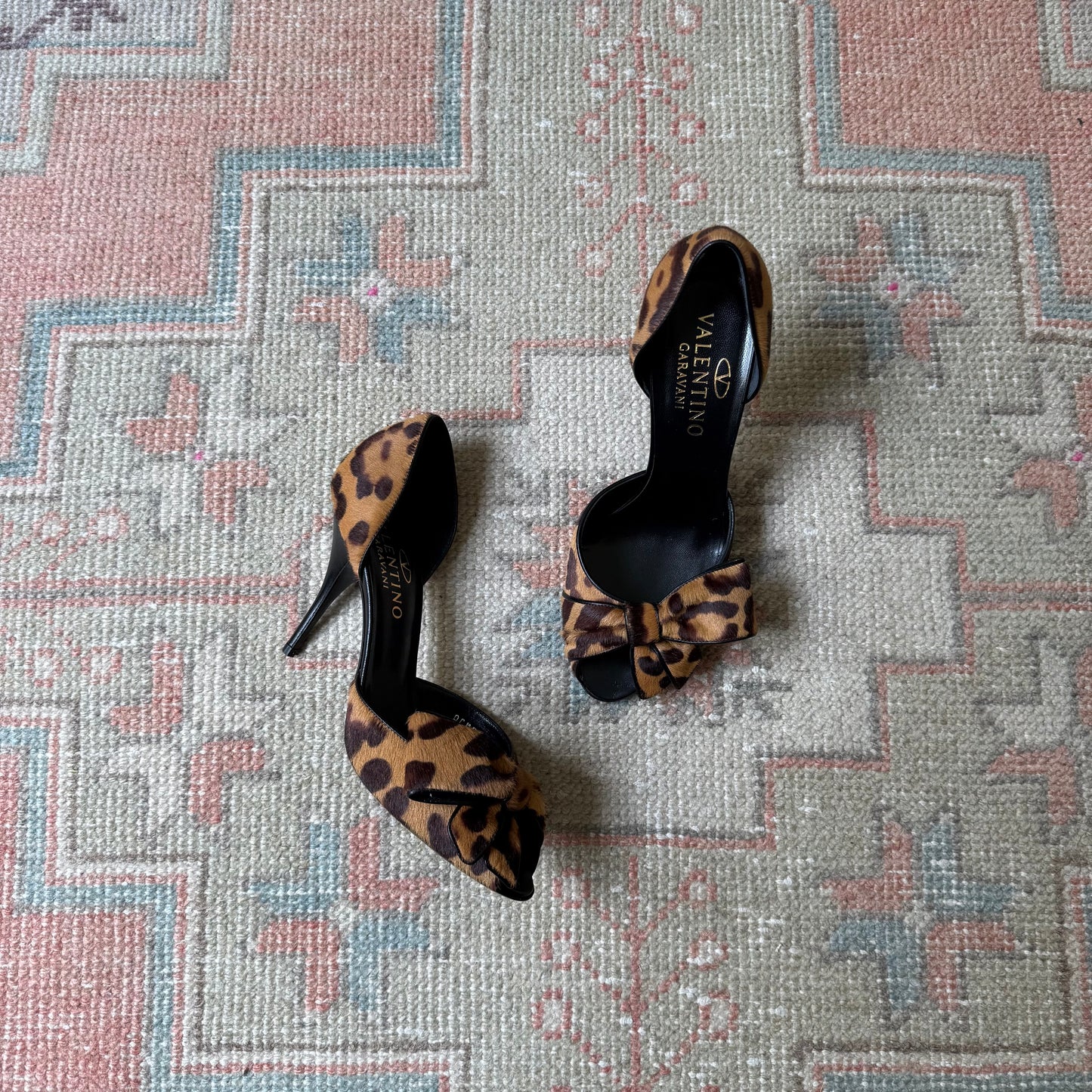 2003 Valentino Cheetah Bow D’Orsay Heels - US 8.5