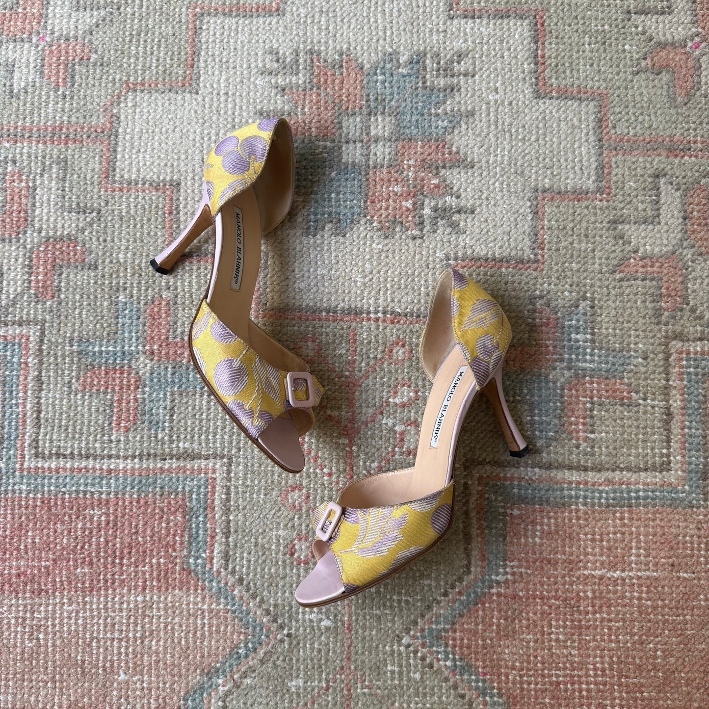 00s Manolo Blahnik Cherry D’Orsay Heels - US 7